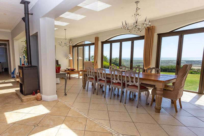 To Let 4 Bedroom Property for Rent in Crofters Valley Western Cape